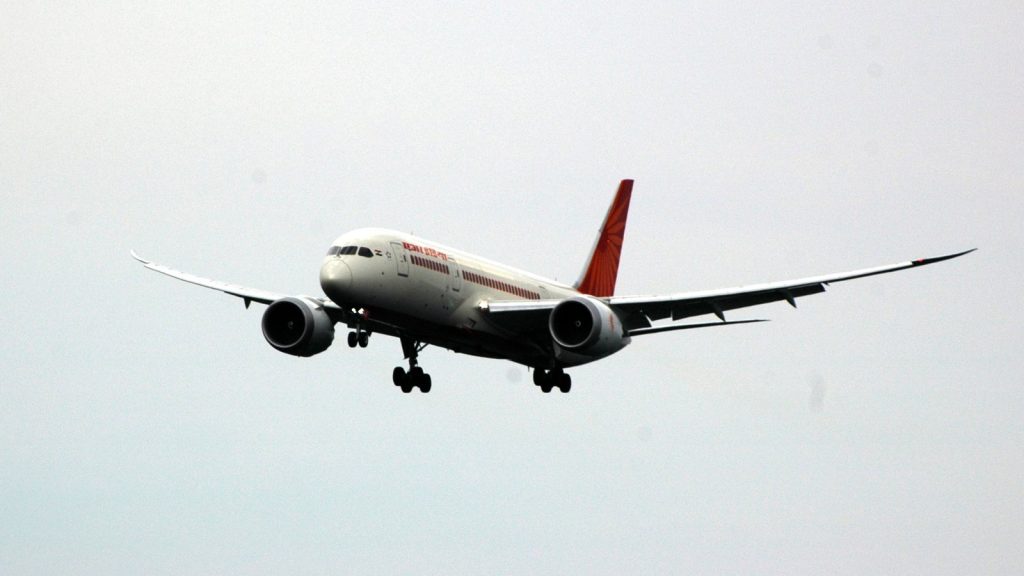 Air India Boeing 787-8 Dreamliner landing at Frankfurt Airport