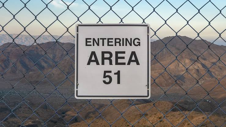 Ex-Army Sniper Claims US Troops Fought 'Reptilian Beings' Near Area 51